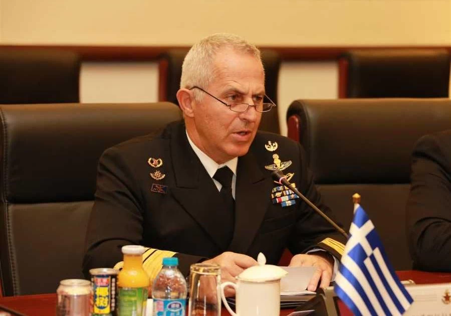 Αρχηγός ΓΕΕΘΑ ναύαρχος Ευάγγελος Αποστολάκης: Ο νέος υπουργός Εθνικής Άμυνας – Ποιος ακριβώς είναι